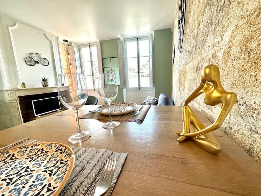 T2 Hyper-centre Apartment *